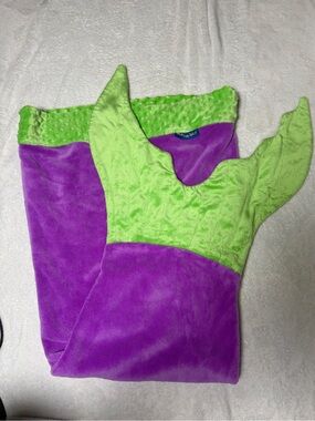 Blankie Tails Original Mermaid Tail Wearable Blanket Purple Lime Green Youth Sz